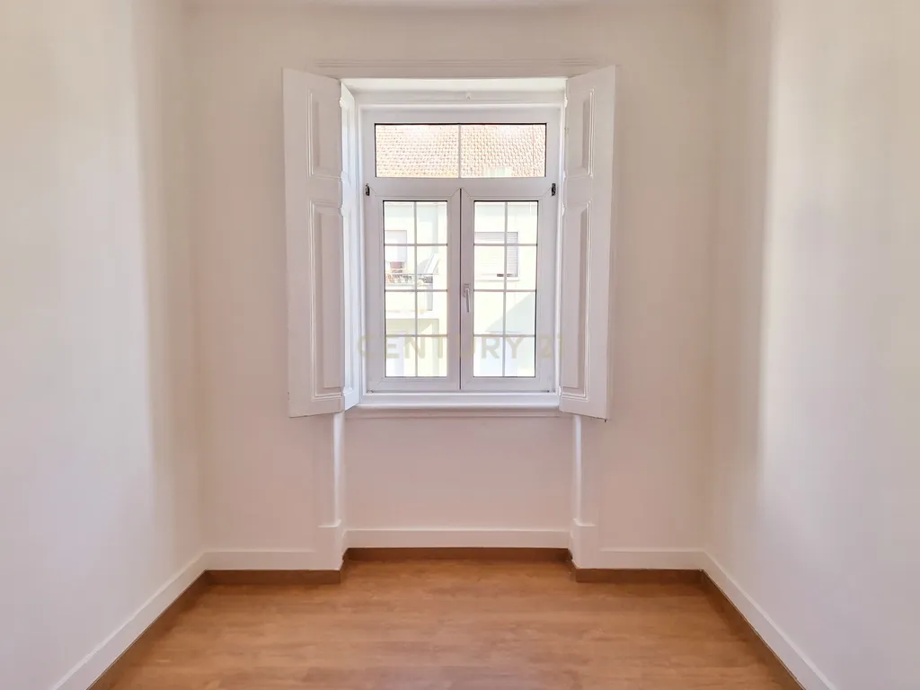 Apartamento T3+2 para Arrendamento em Campolide - Image 5