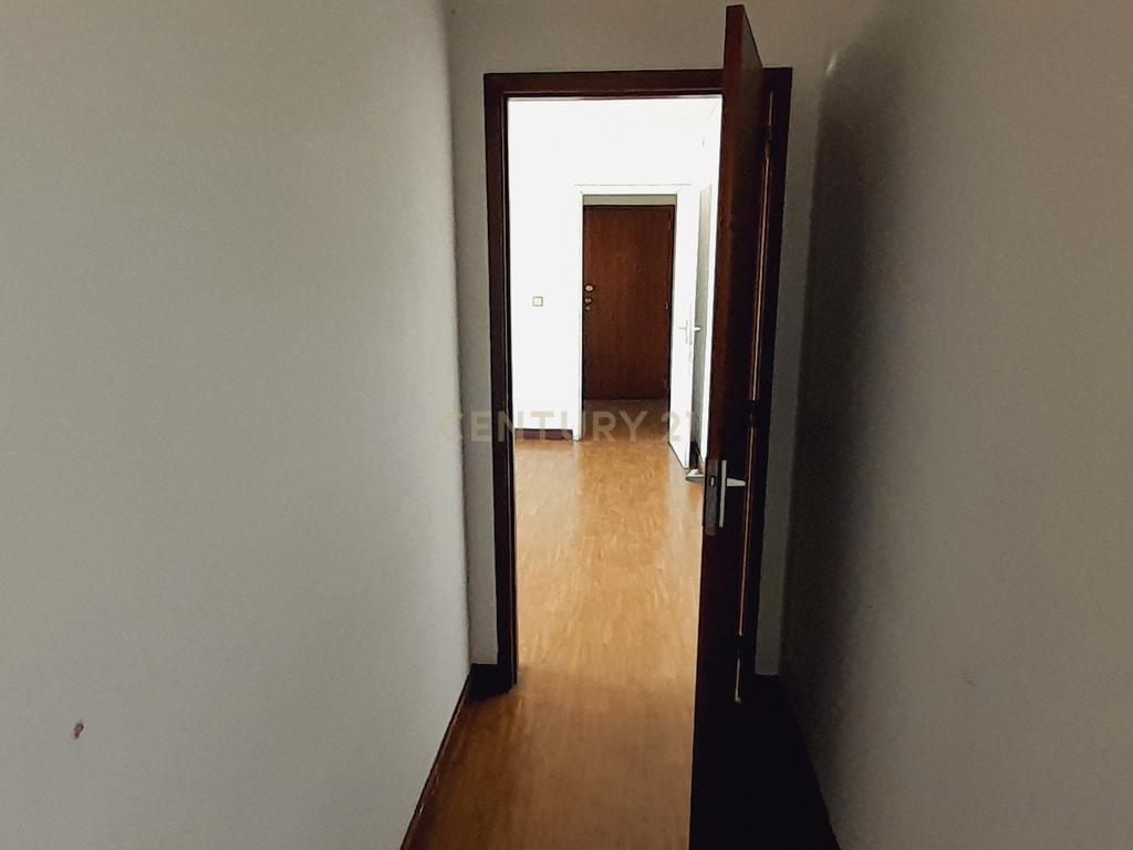 Apartamento T2 com Vista Panorâmica em Faro, Portimão - Image 17