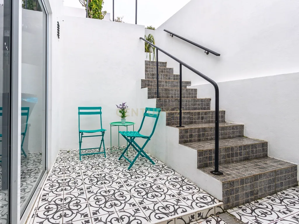 Casa Renovada com Vista para a Cidade em Ponta Delgada - Image 21