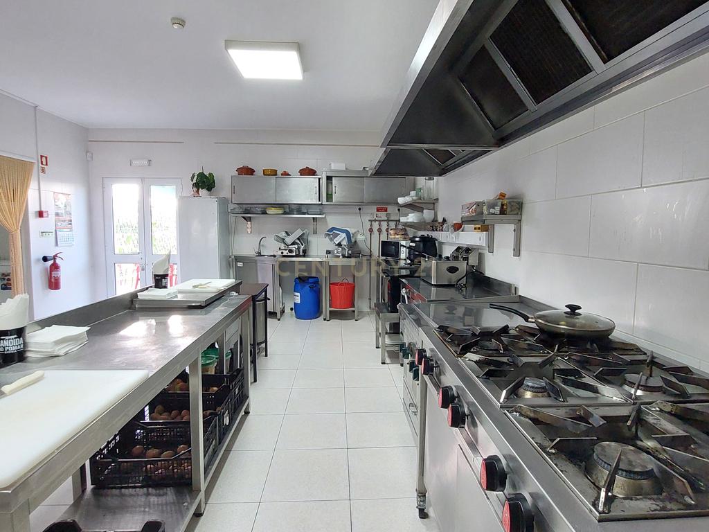 Trespasse de Café/Restaurante Totalmente Equipado | Patacão – Faro - Image 21