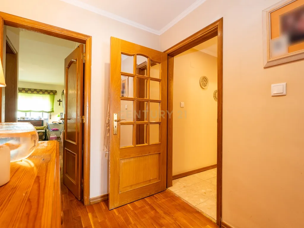 Apartamento T3 com Parqueamento – Quinta Nova, Odivelas - Image 16