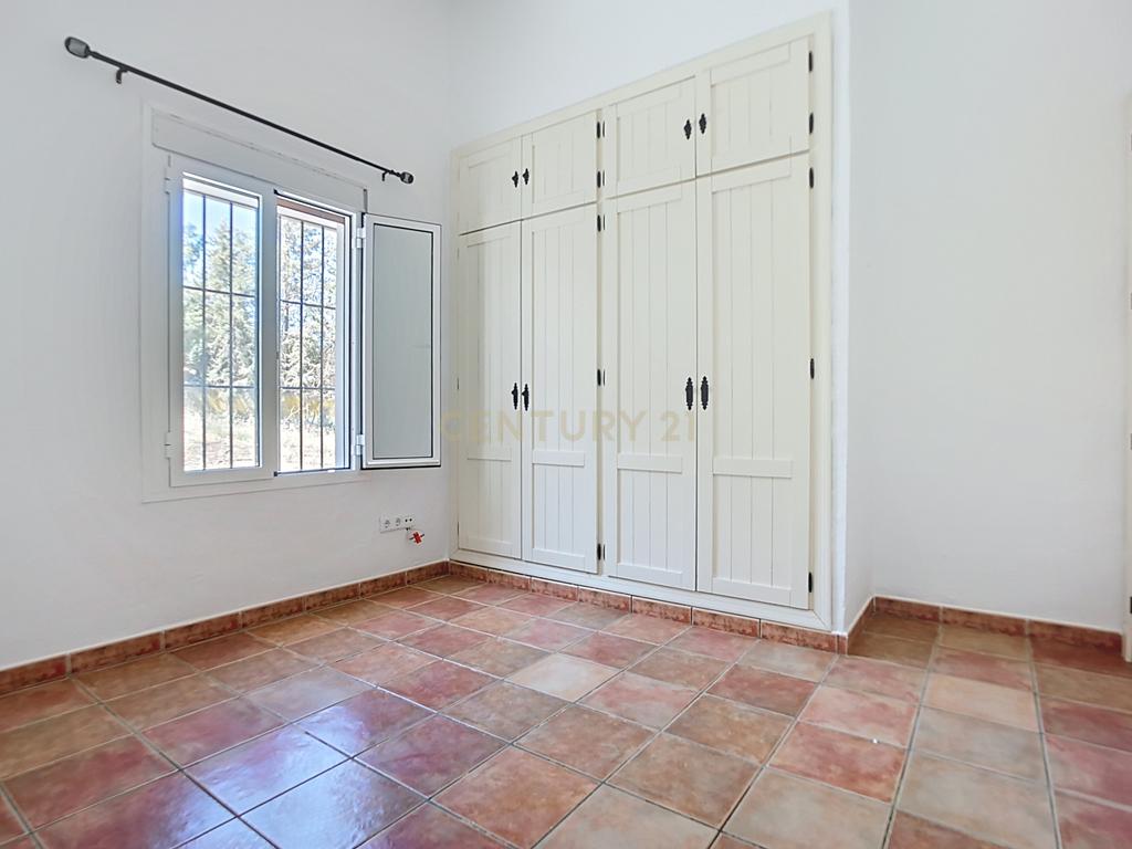 Se vende casa de campo en Coín - Image 12