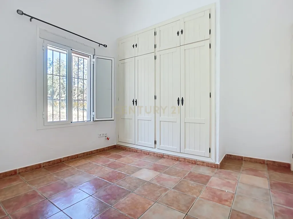 Se vende casa de campo en Coín - Image 12