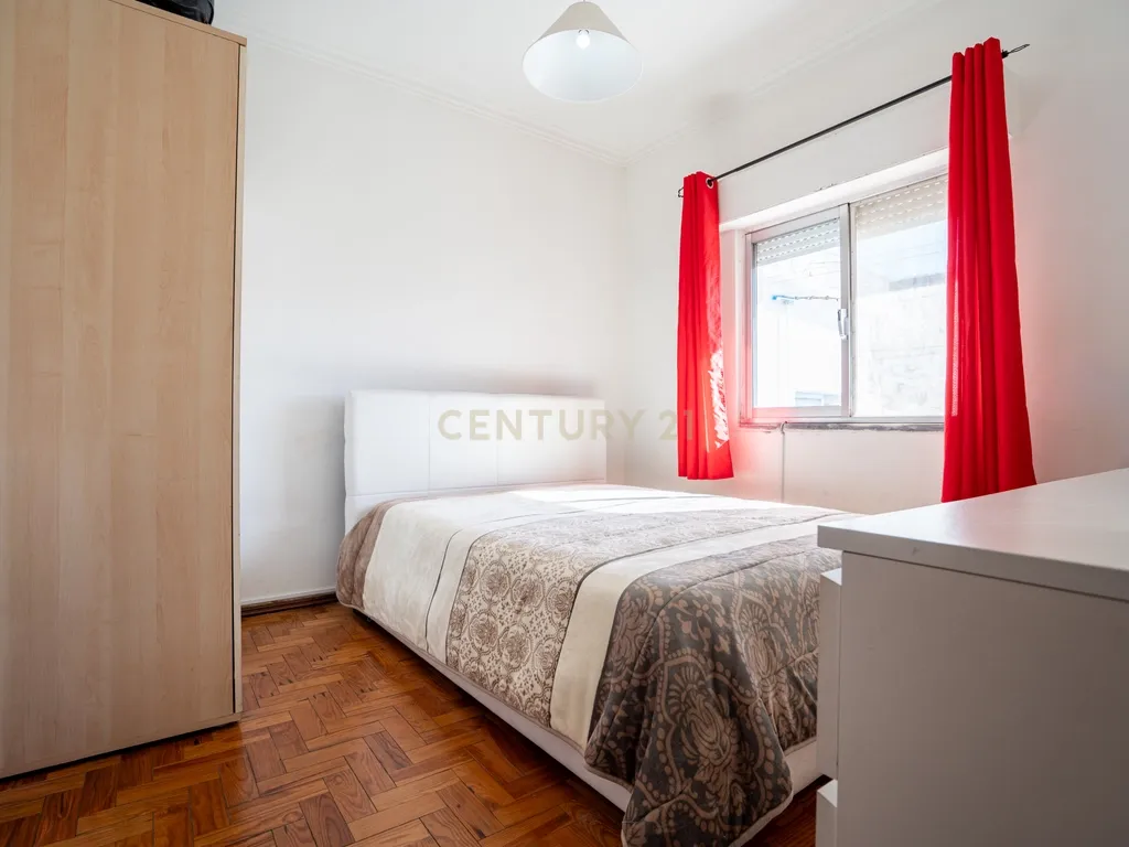 Moradia T5 em Casal de Cambra, Sintra - Oportunidade Única! - Image 10