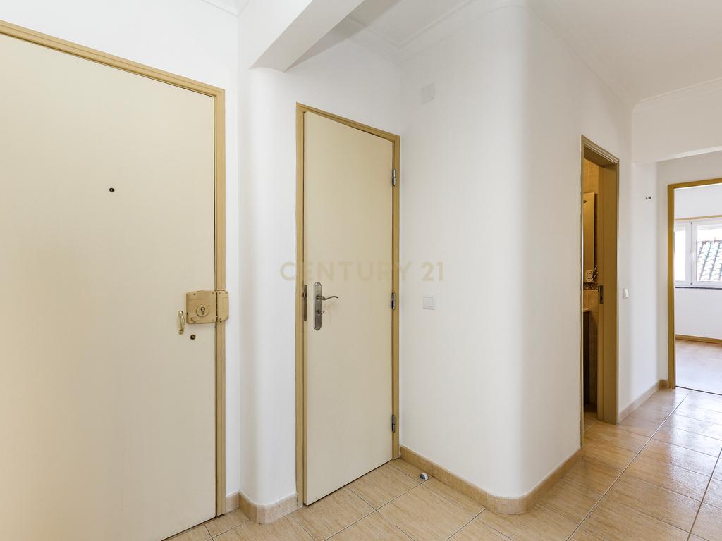 T2 RENOVADO NA SOBREDA - Image 15