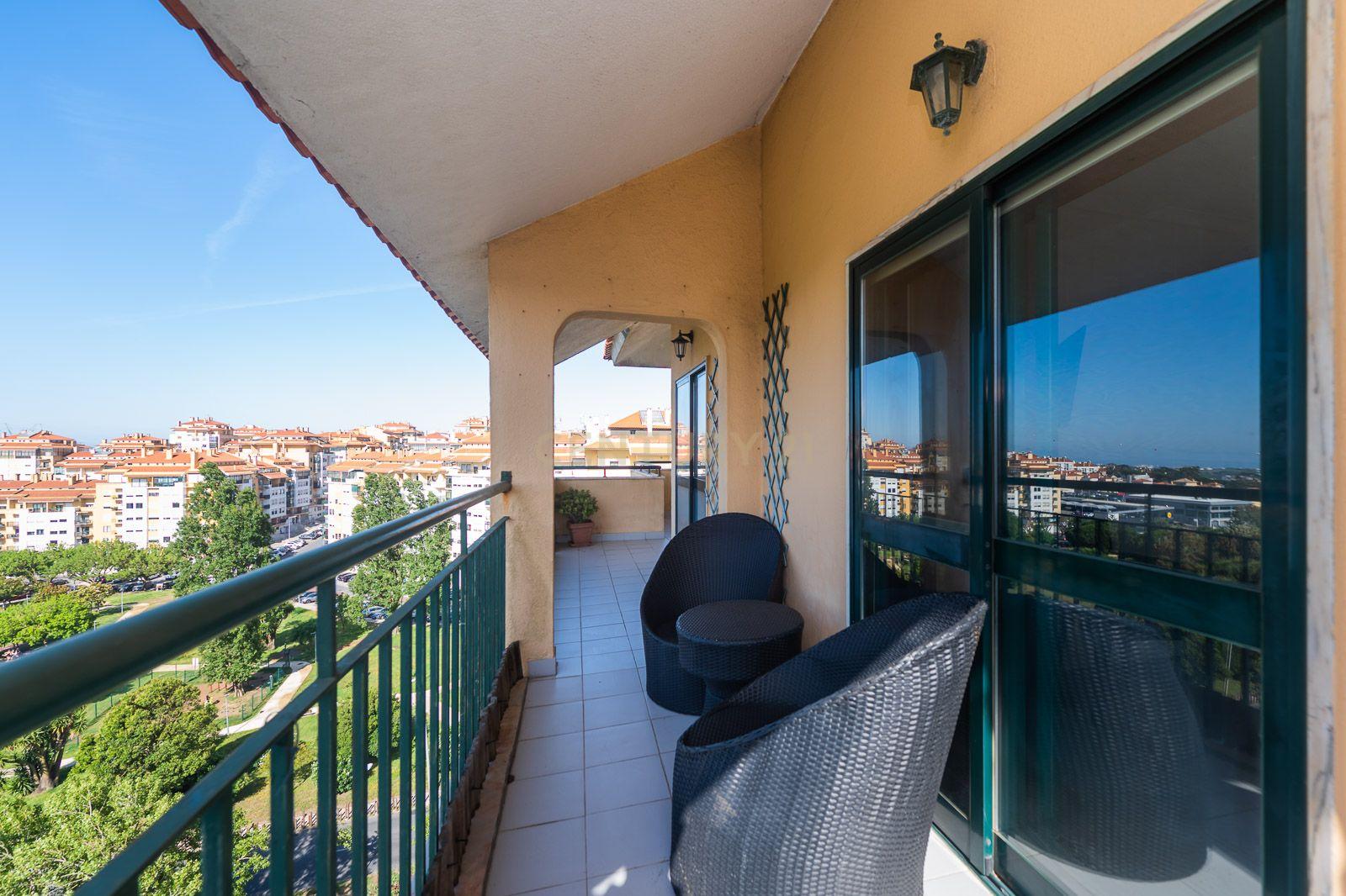 Exclusivo T2 com Vista Panorâmica de Excelência | Massamá Norte - View 5