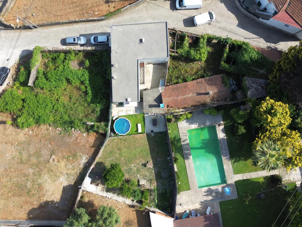 MORADIA INDEPENDENTE T3 COM GARAGEM FECHADA, ARRUMO E LOGRADOURO - Image 3