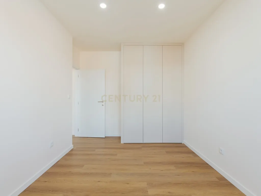 Apartamento T3 moderno e espaçoso no coração do Pinhal Novo - Image 6