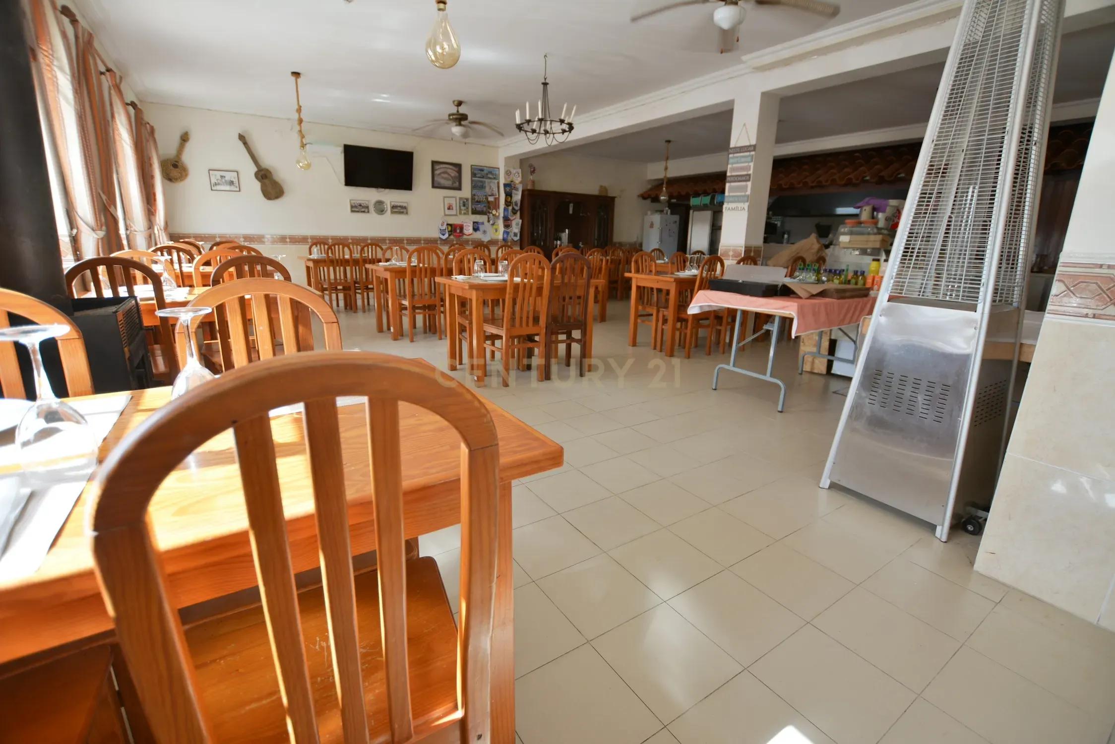 Fotografia 4 de Prédio no Nadadouro com 3 apartamentos + restaurante + potencial para mais 3 apartamentos