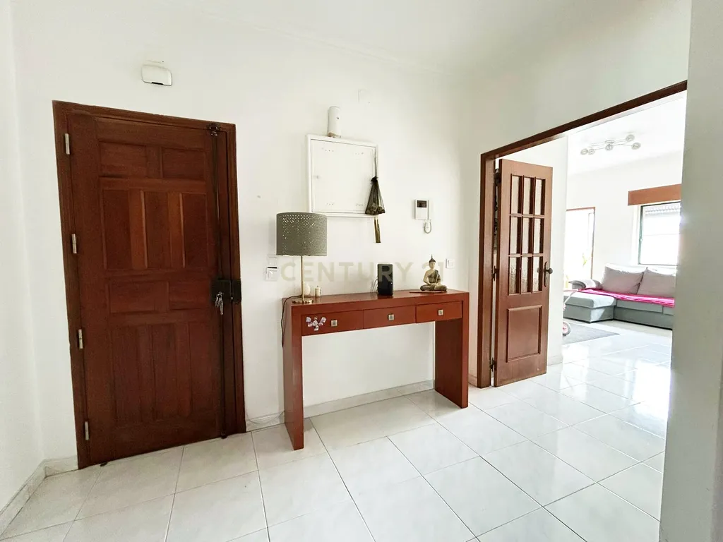 Apartamento T2 em Loures - Condomínio fechado - Image 9