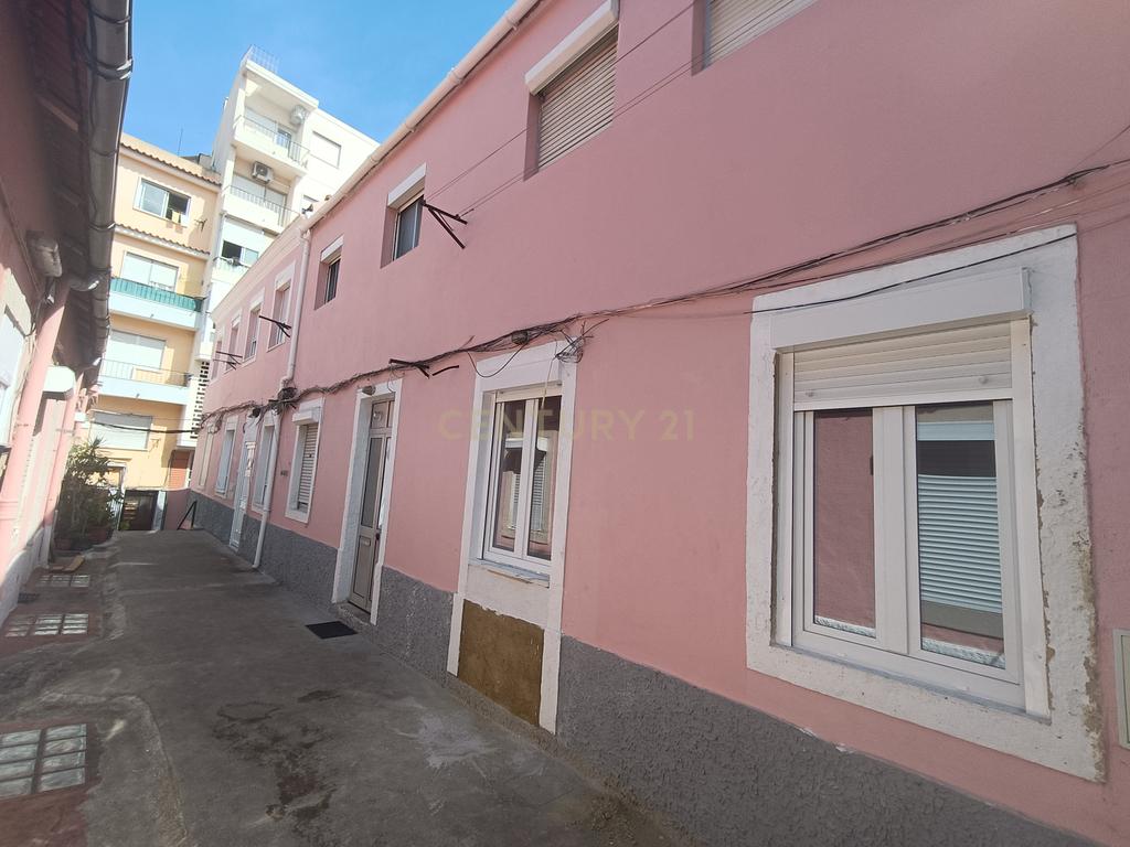 Prédio - Vila Irene - Sacavém - 12 Apartamentos - Image 8
