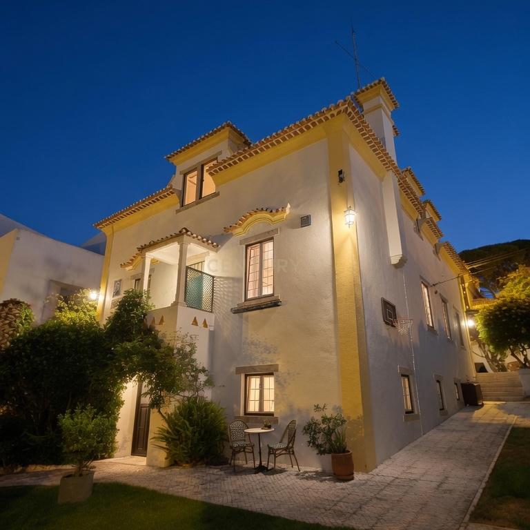 Moradia Histórica no Monte Estoril com Apartamento Independente - Image 32