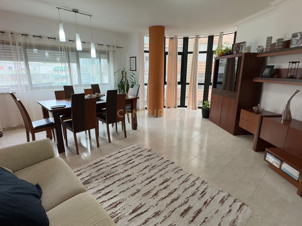 T3 Amadora com excelente Terraço e Parqueamento - Image 18
