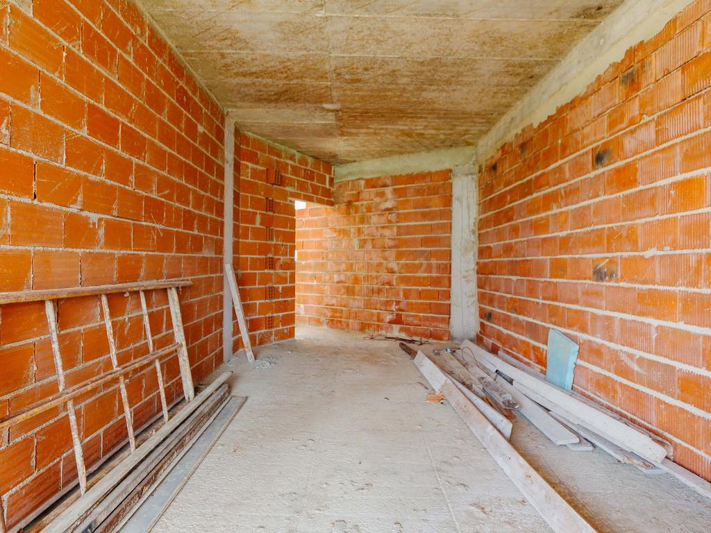 Moradia Unifamiliar de Tipologia T2 em Construção - Image 27
