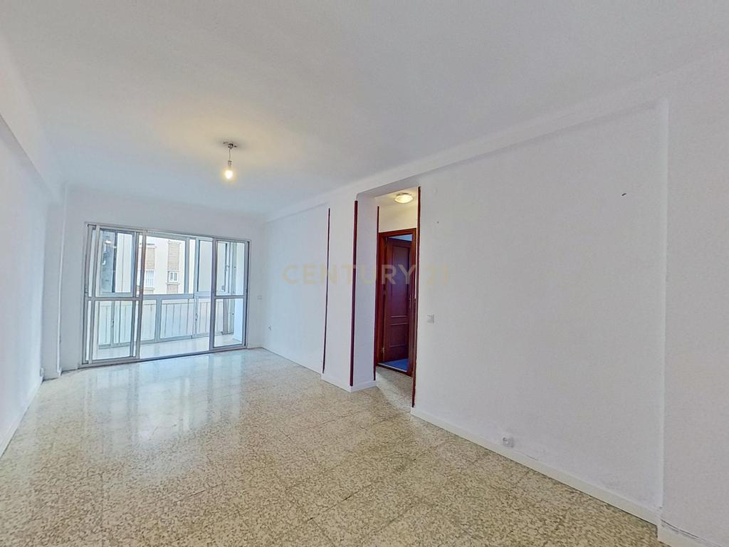 Amplio piso en venta en la Avenida de Europa