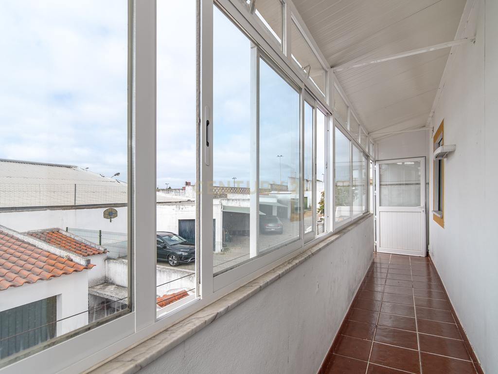 Moradia T2 no Centro de Évora (1º Andar) - Image 20