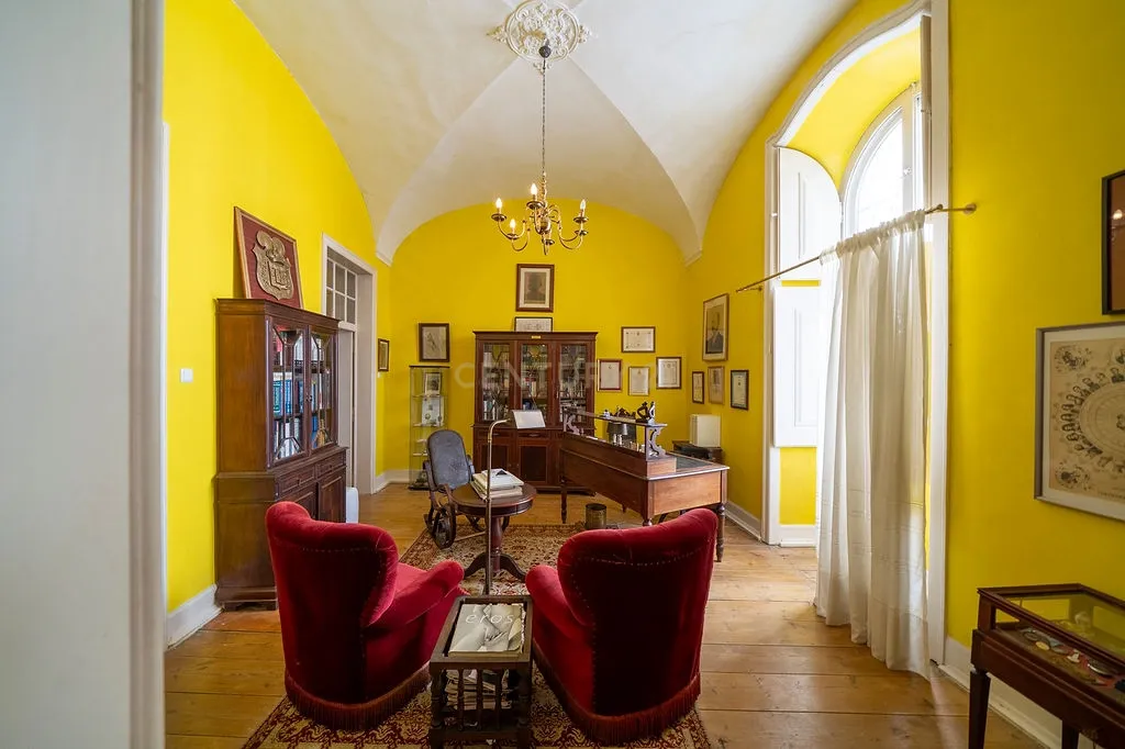 Casa Senhorial do Sec XIX no coração de Ferreira do Alentejo - Image 4