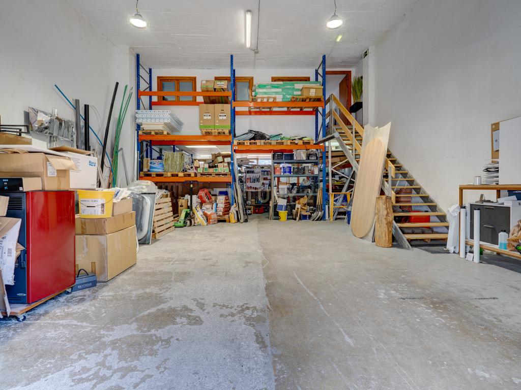  - Image 10