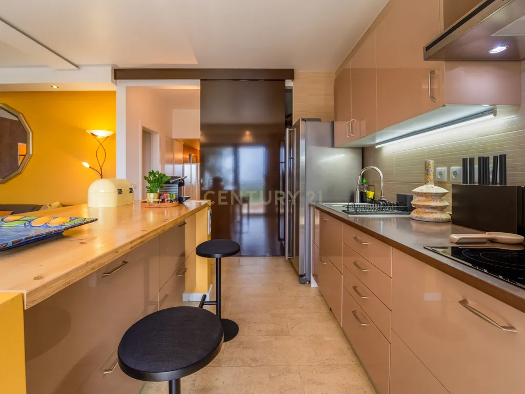 Propriedade com três habitações, piscina aquecida e sauna, num terreno de 10.000 m² - Image 35