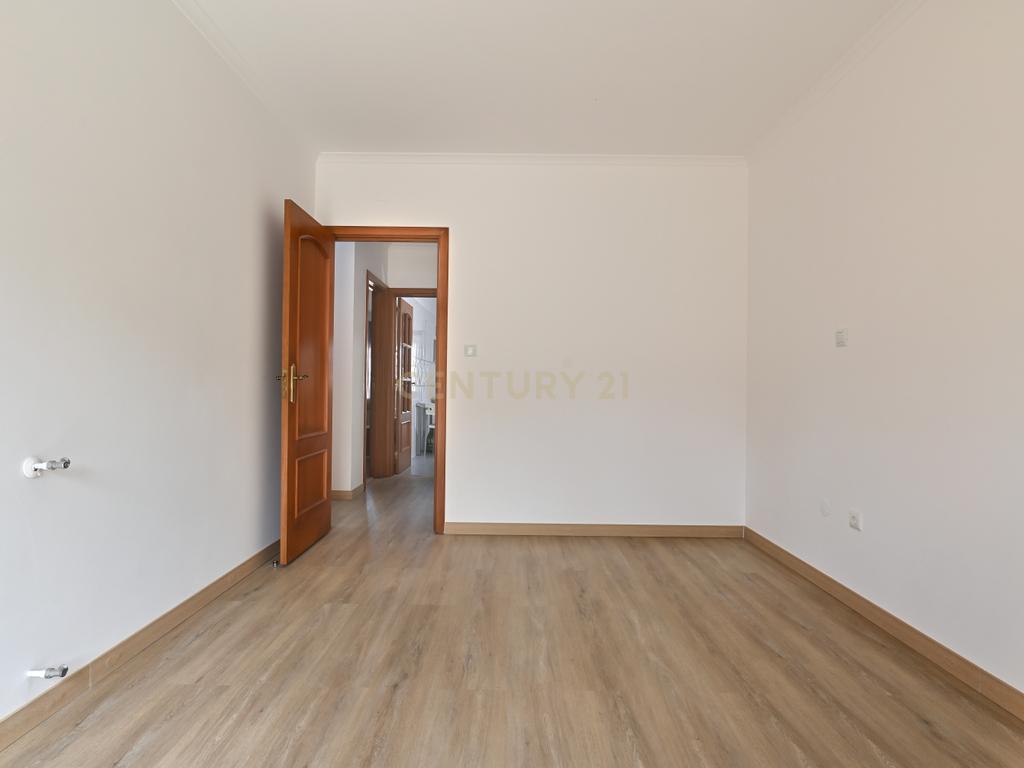 Apartamento T2 em Milharado, com terraço e parquemento - Image 16