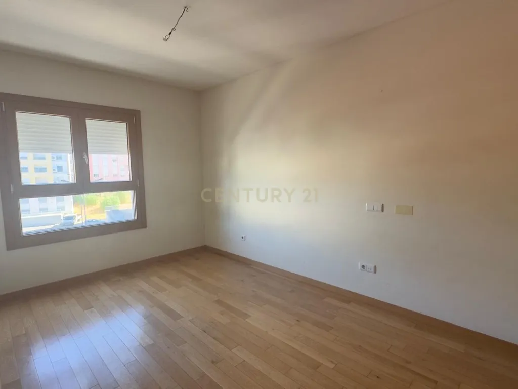 Apartamento T3 na Alta de Lisboa com Box para 2 Viaturas - Image 12