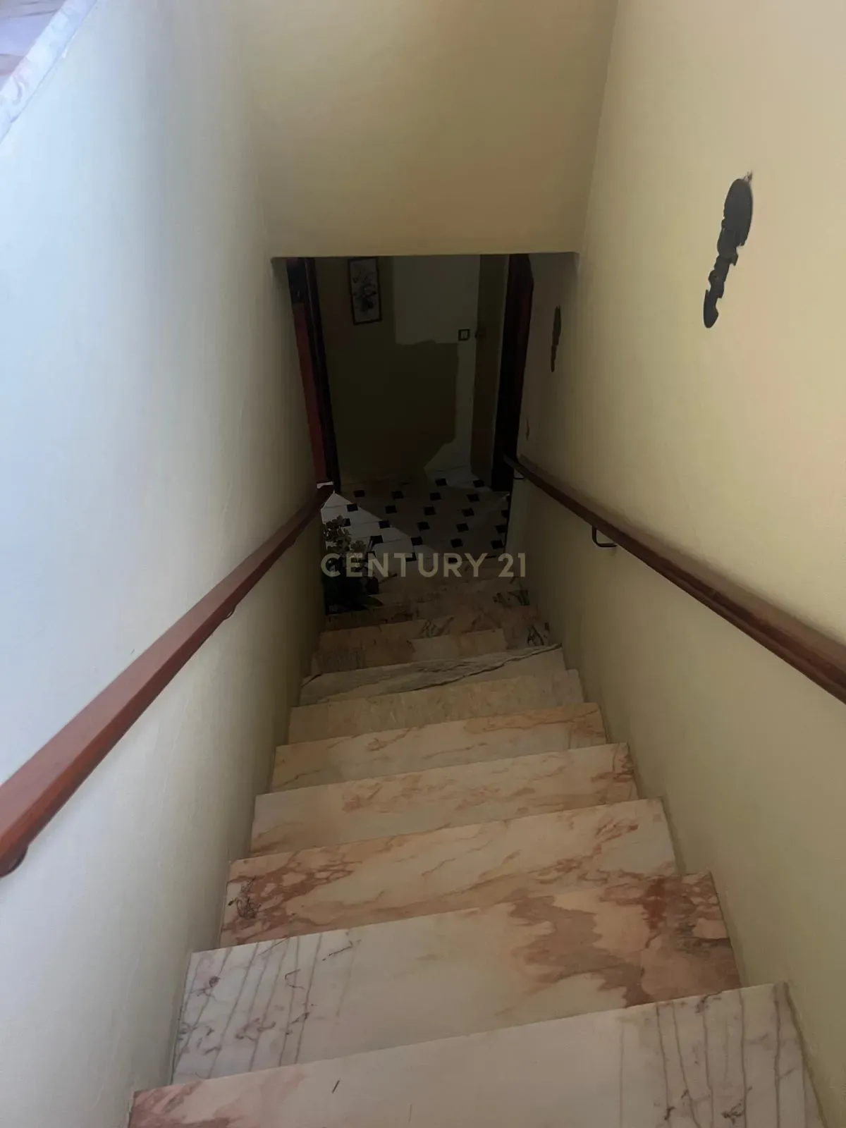 Moradia Pronta a Habitar no Centro do Avelar – Terraço, Telhado Renovado e Localização Privilegiada - Image 6