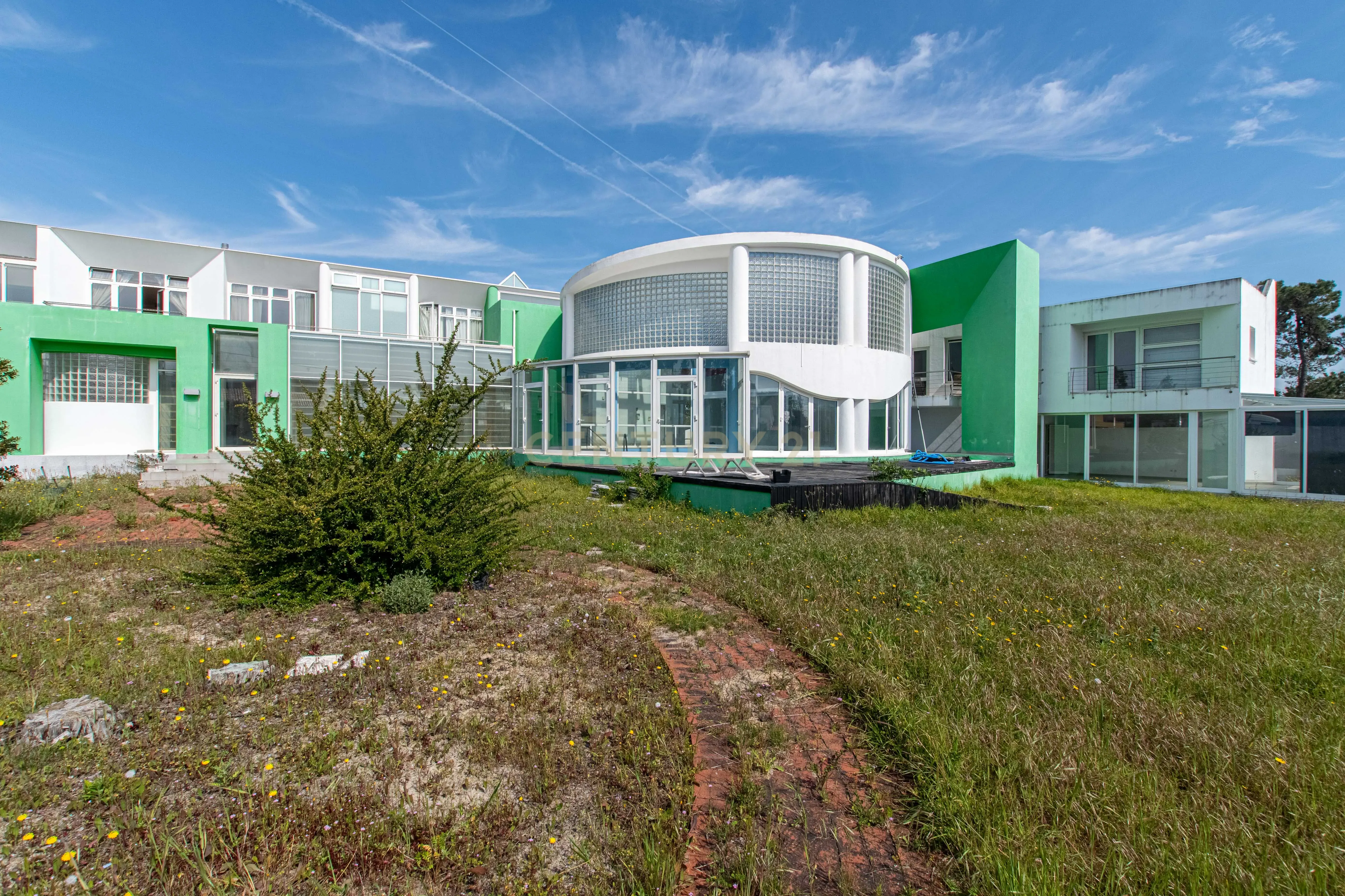 Fotografia 12 de Moradia Exclusiva com Piscina Interior, Mezzanine e Potencial Único na Verdizela