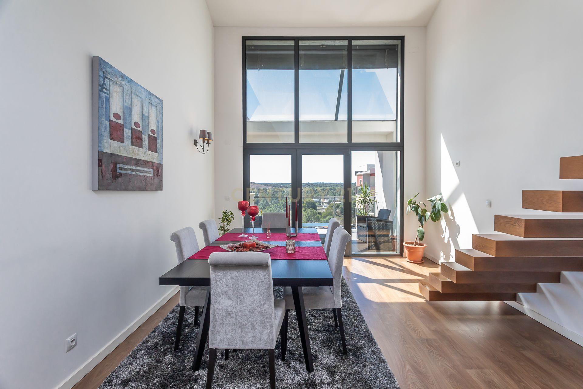 Apartamento T5 em Amora, €649.000