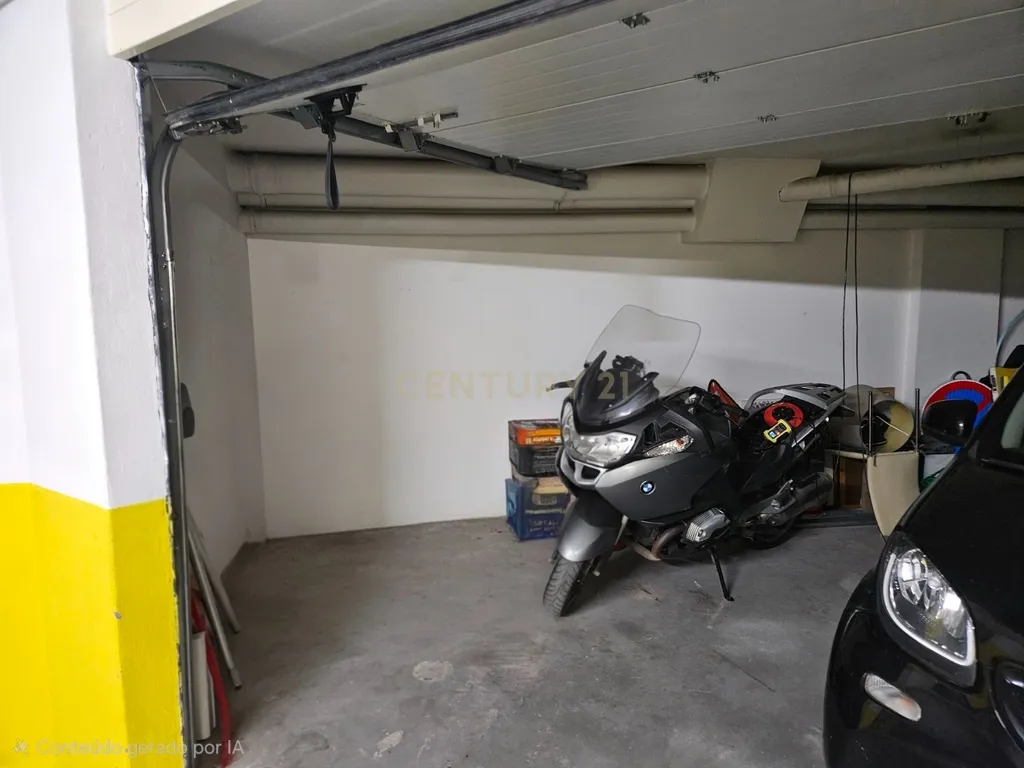 Garagem em Setúbal (São Sebastião) - 34m² - Image 4