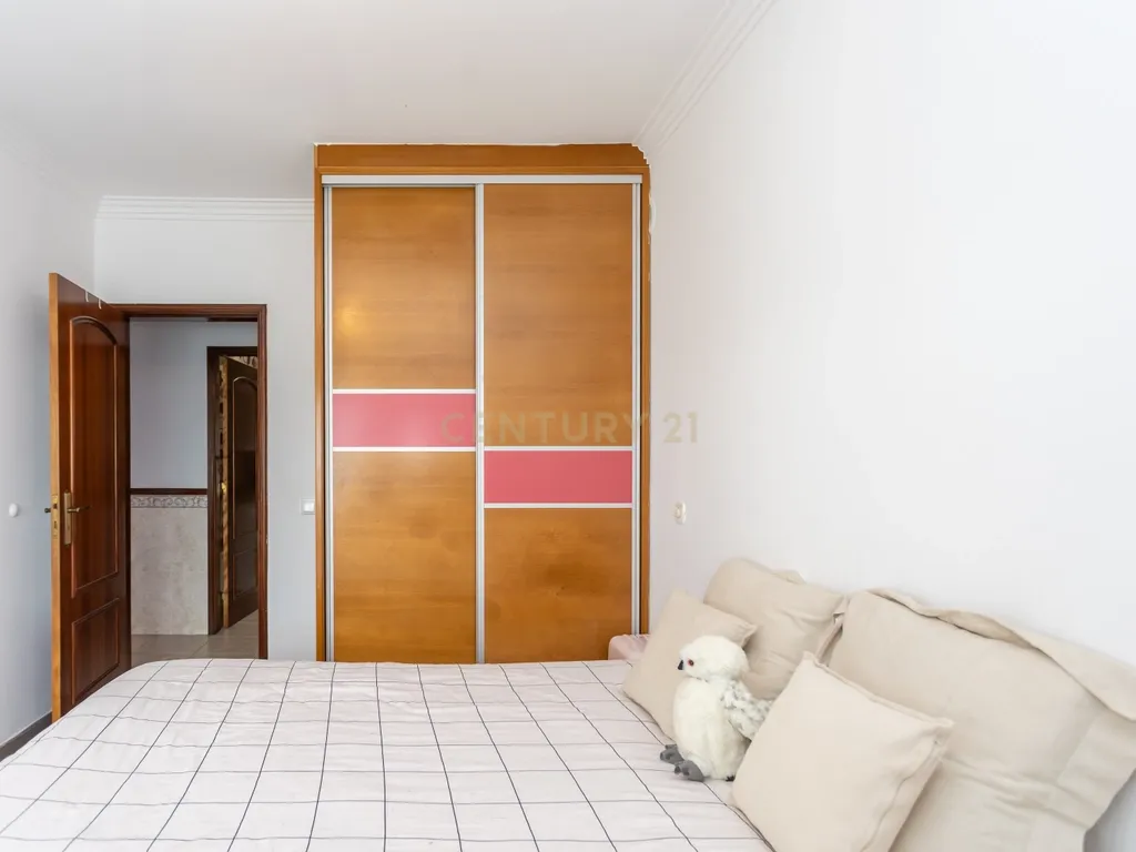 Apartamento T3 com Garagem e Arrecadação em Alhos Vedros - Image 8