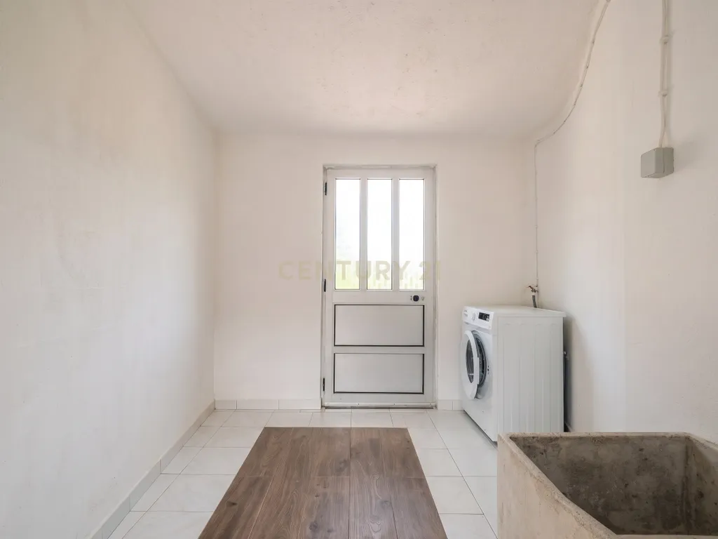Moradia Renovada em Serpins, Lousã com 3 Casas de Banho - Image 36