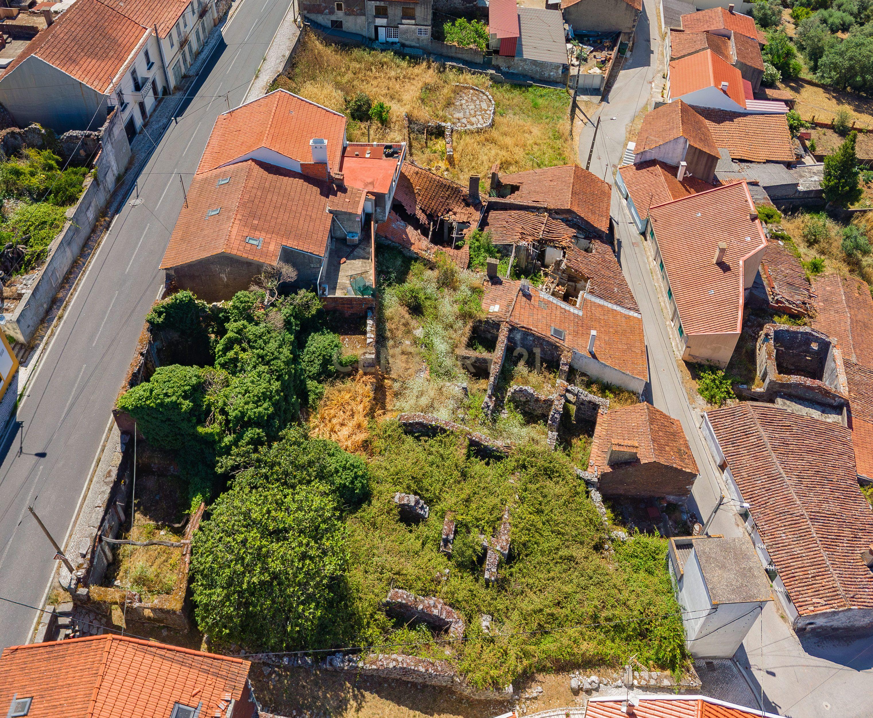 Fotografia 6 de Ruína para reconstrução em Mira de Aire