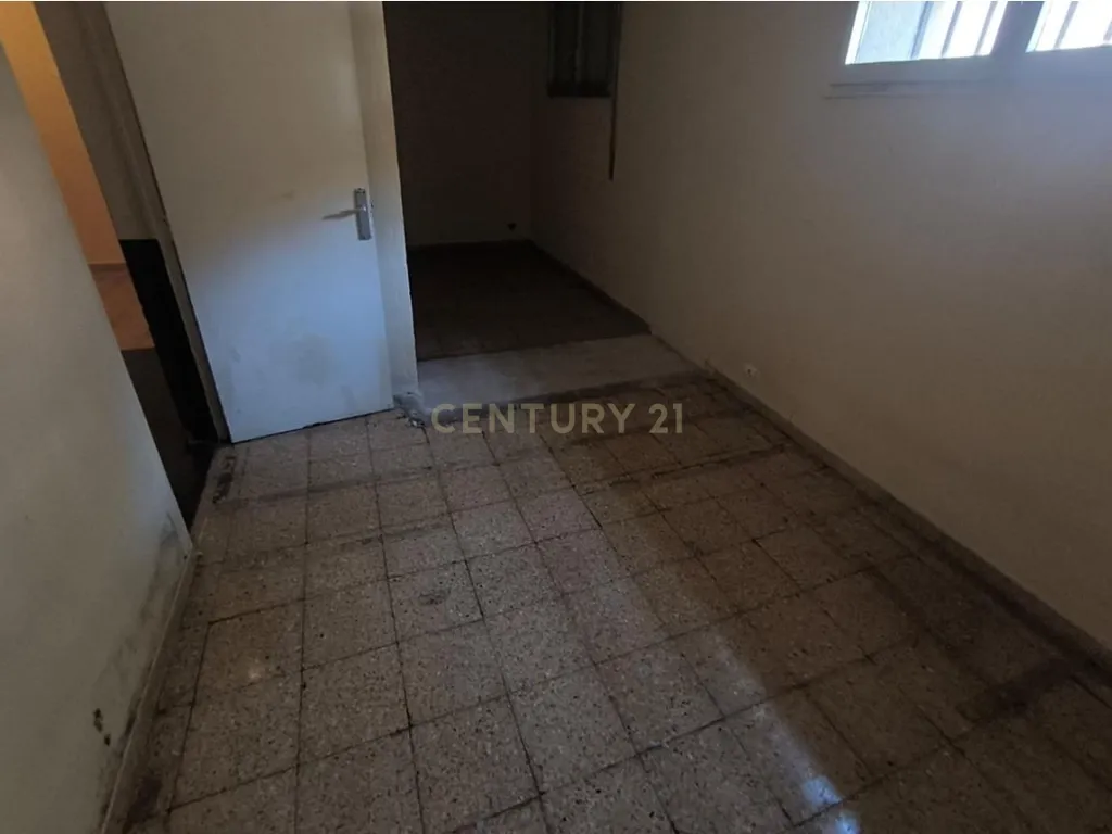 Apartamento para Recuperar em Ripollet, Barcelona - Image 11