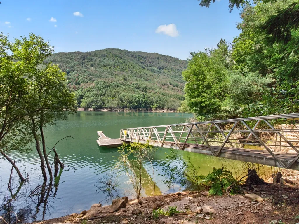 Duas Propriedades Únicas no Gerês com Acesso Direto ao Rio e Ancoradouro Privado - Image 44