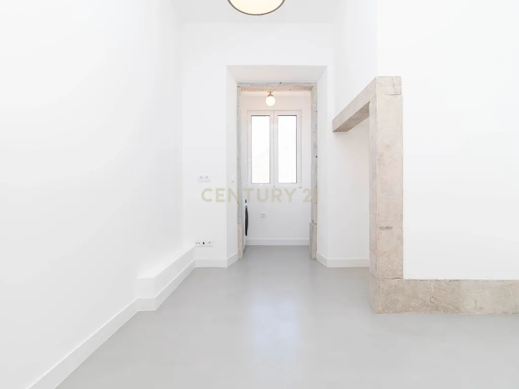 Apartamento T3 transformado em t2, totalmente remodelado - coração de Lisboa - Image 16