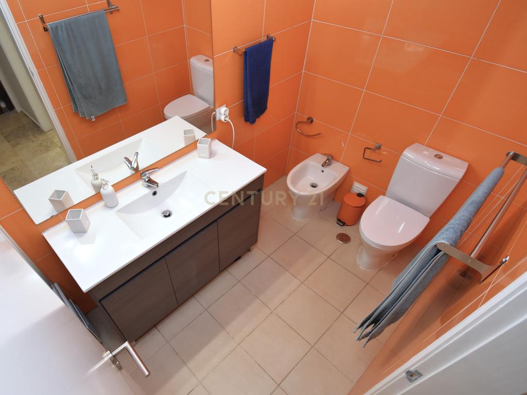 Excelente Apartamento T3 em Algés – Conforto e Localização Premium - Image 14