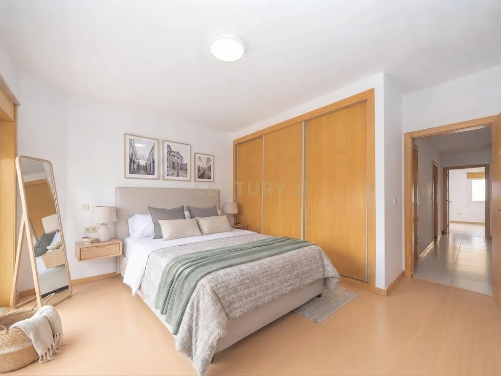 Apartamento T3 com Varandas, Garagem e Parqueamento, na Vila Serena, Pinhal Novo - Image 19