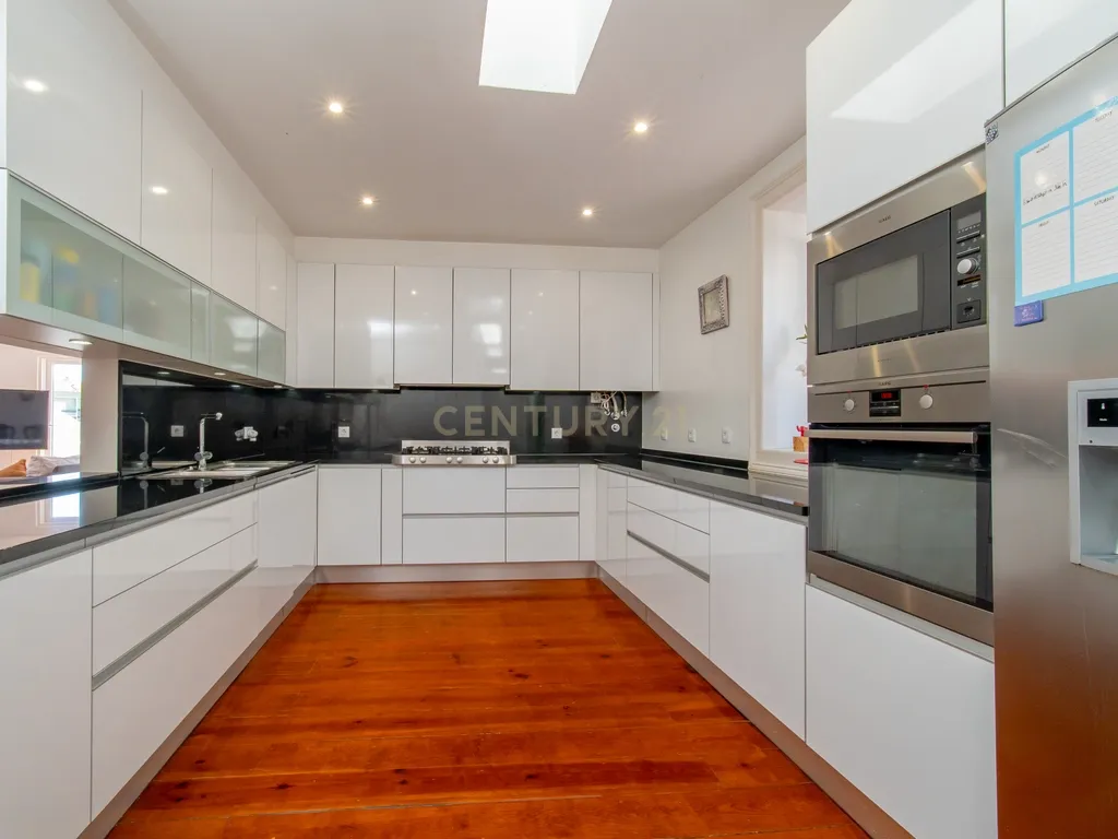 Penthouse Duplex T8 em Campo de Ourique - Lisboa - Image 23