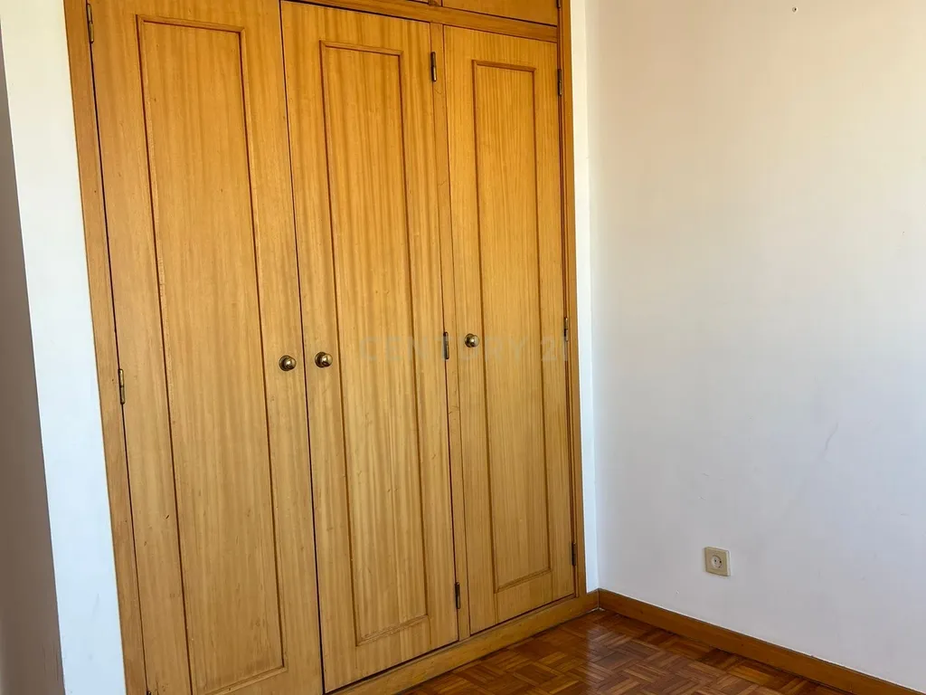 Apartamento T3 com elevador garagem dupla em São Vitor | ZTRE-01770 - Image 9
