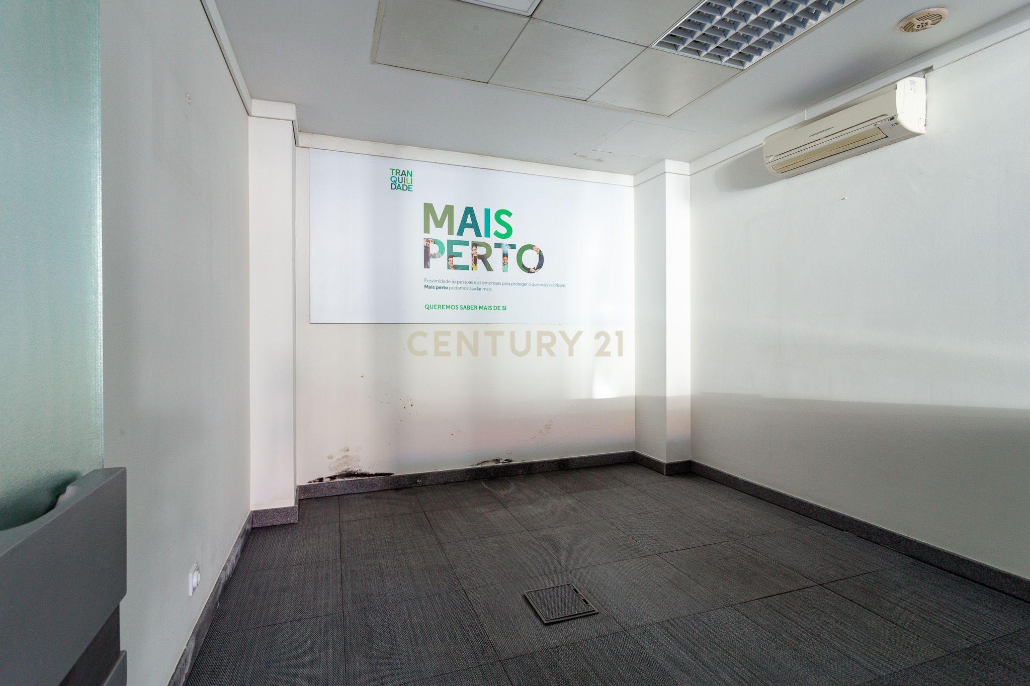 Fotografia 3 de Loja no centro de Loures para arrendamento