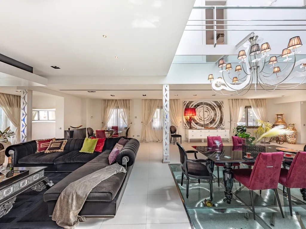 Villa de Design em Segunda Linha de Mar em Sitges com Mobiliário de Marcas de Luxo - Image 27