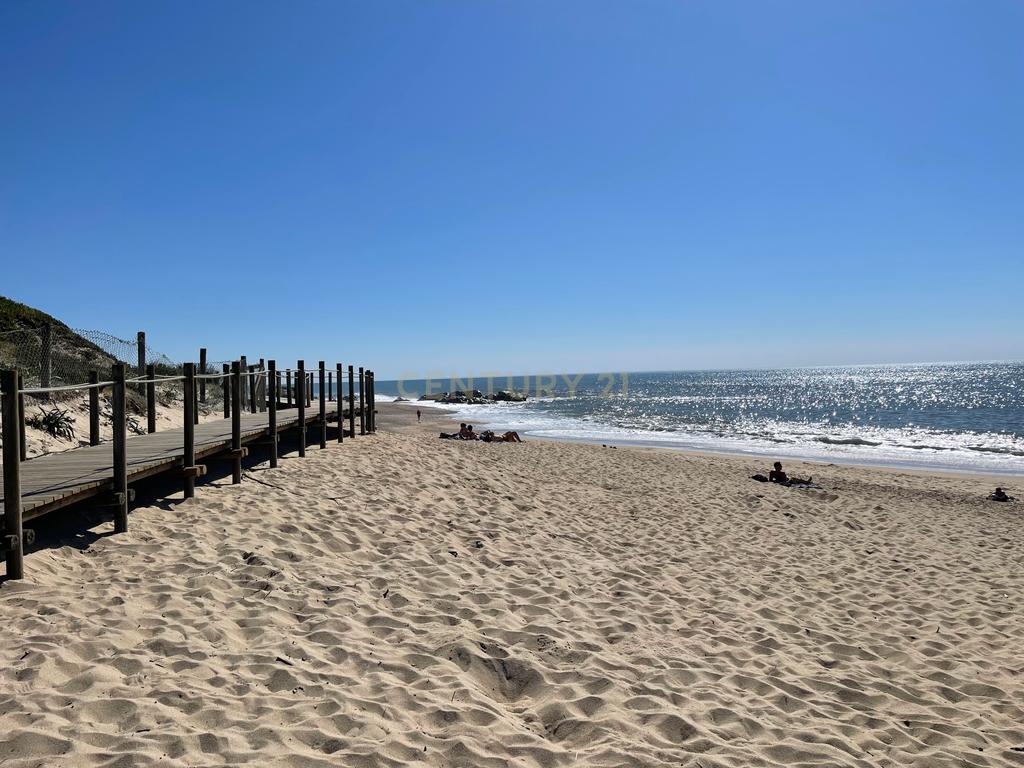 Moradia T3 - Miramar - Praia - Image 24