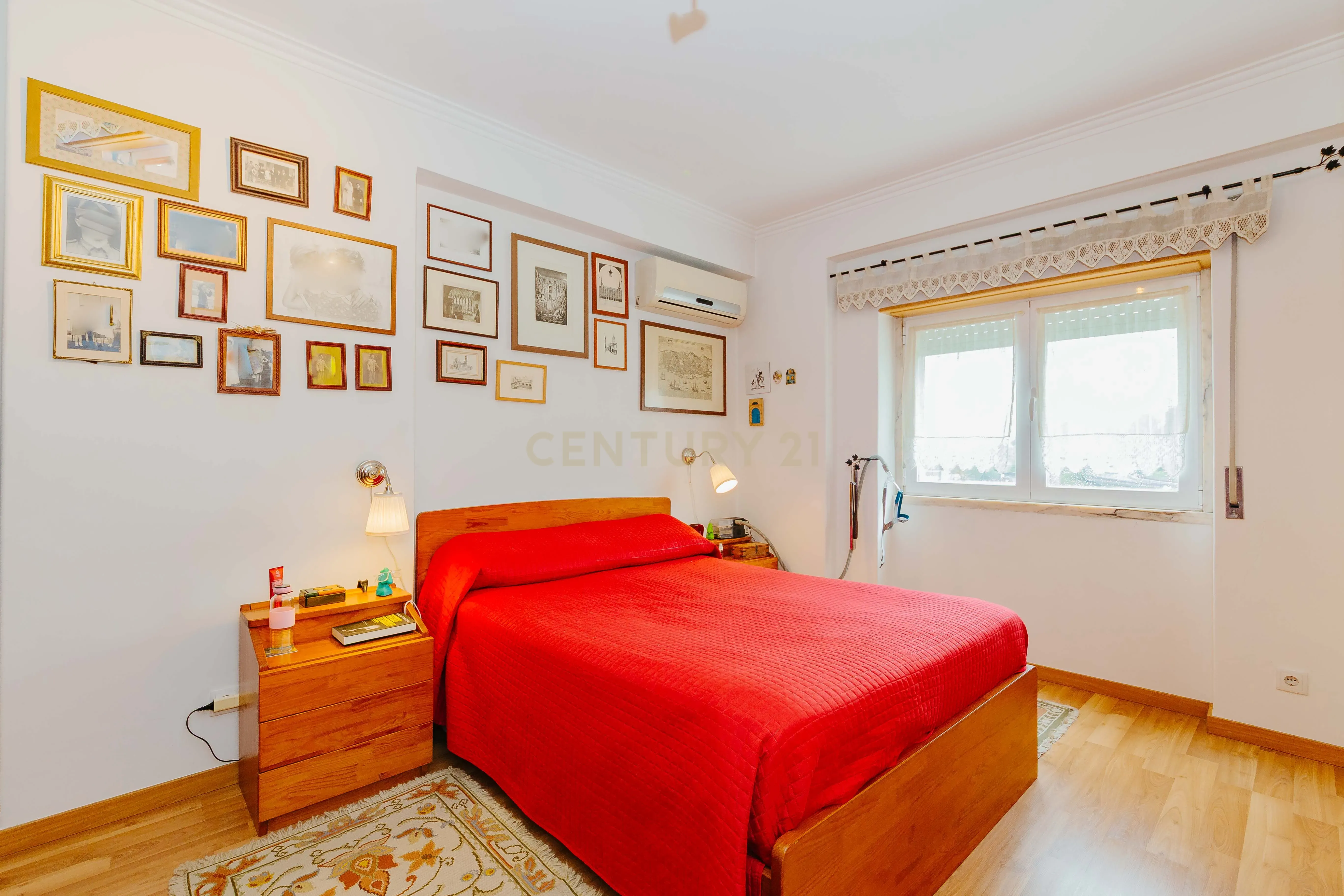 Apartamento T3 com 119 m² em Alfornelos – Remodelado, 2 WC, facilidade de estacionamento e proximidade à estação do Metro - Image 10