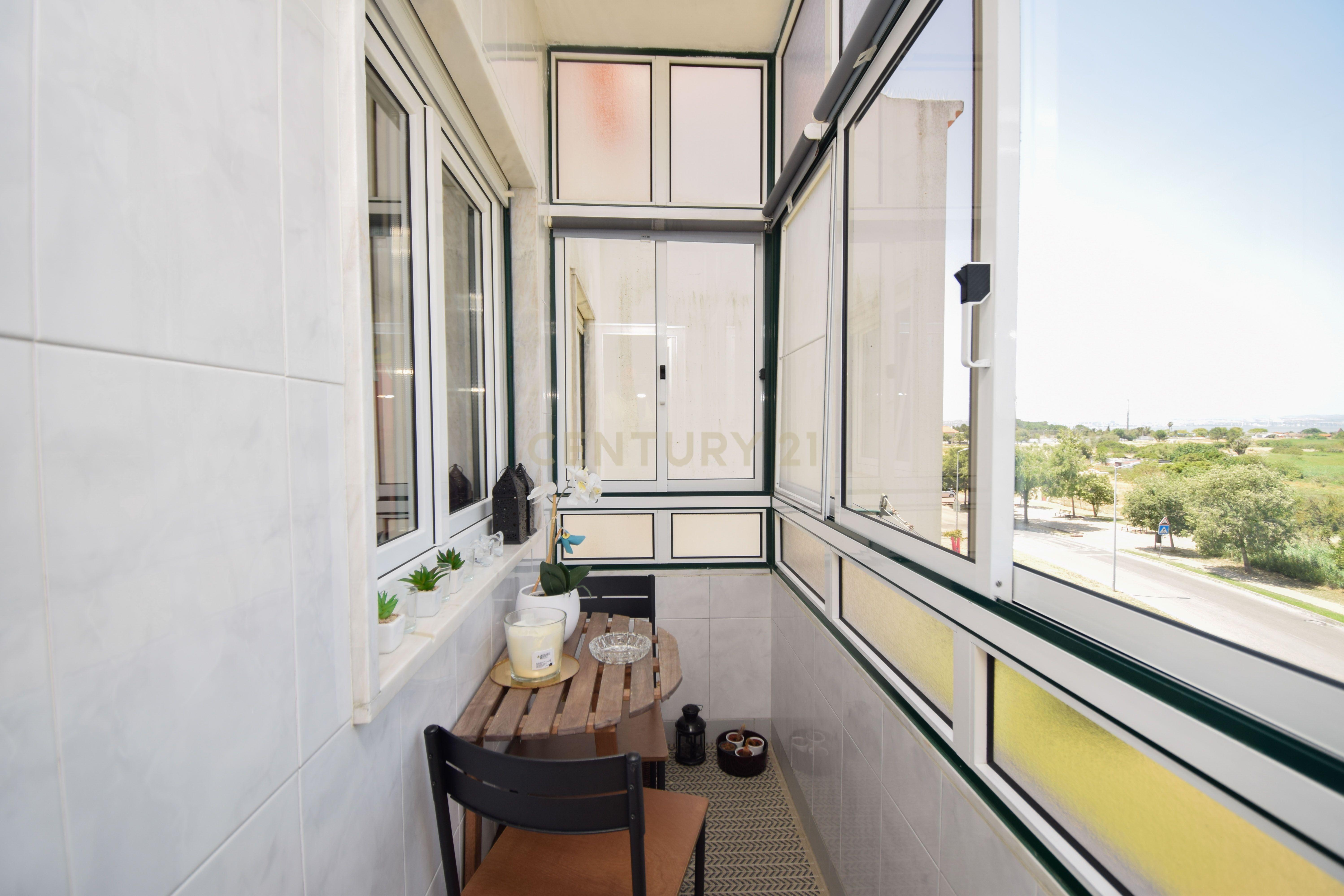 Fotografia 11 de Espaçoso apartamento  T3 em Samouco, Alcochete - Oportunidade Única