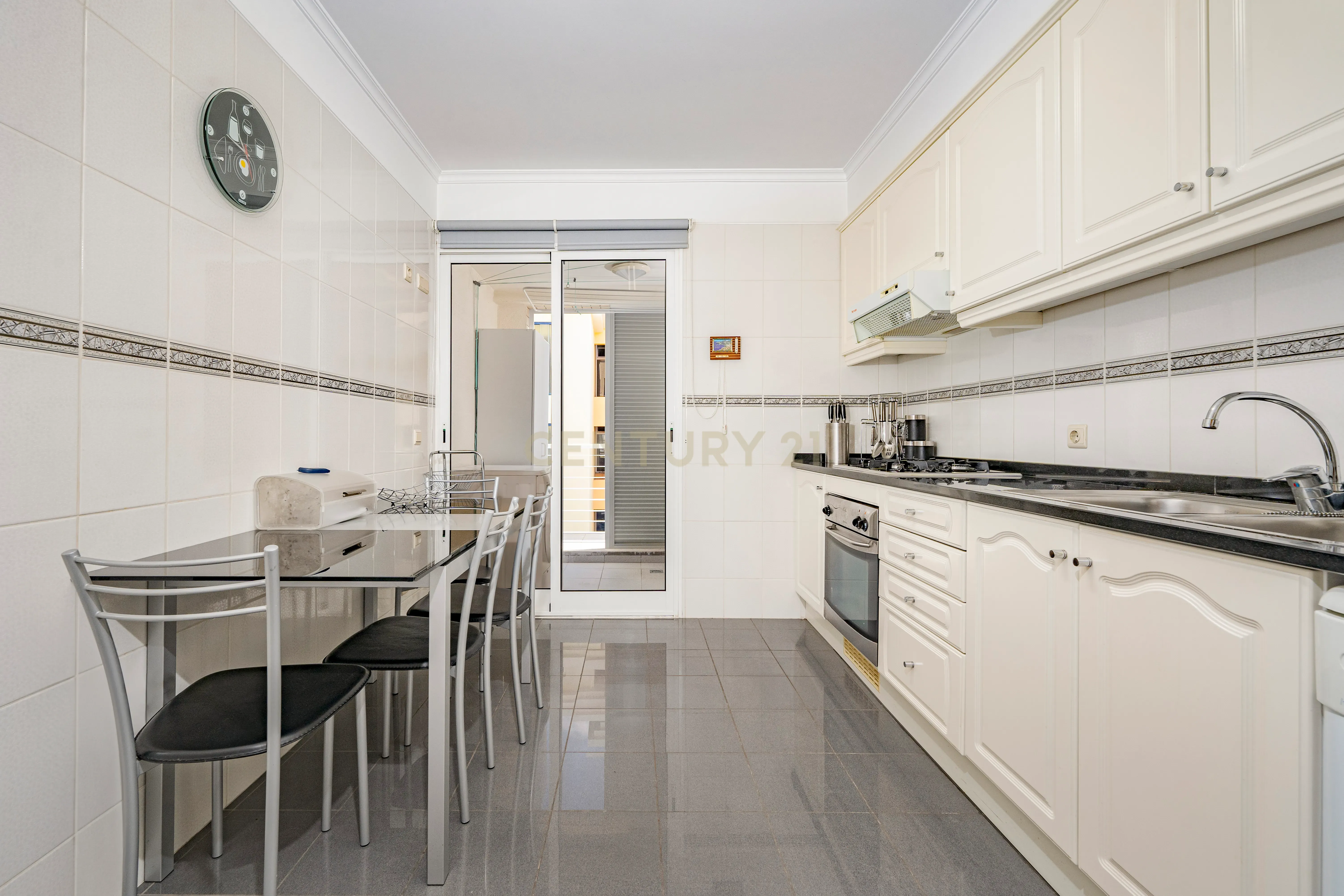 Fotografia 10 de Apartamento T2 Mobilado e Equipado para Arrendamento - Ajuda, Funchal