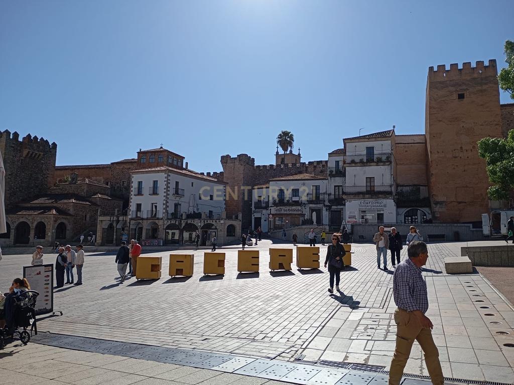 Apartamento Espetacular em Cáceres com Vista e Varandas - Image 2