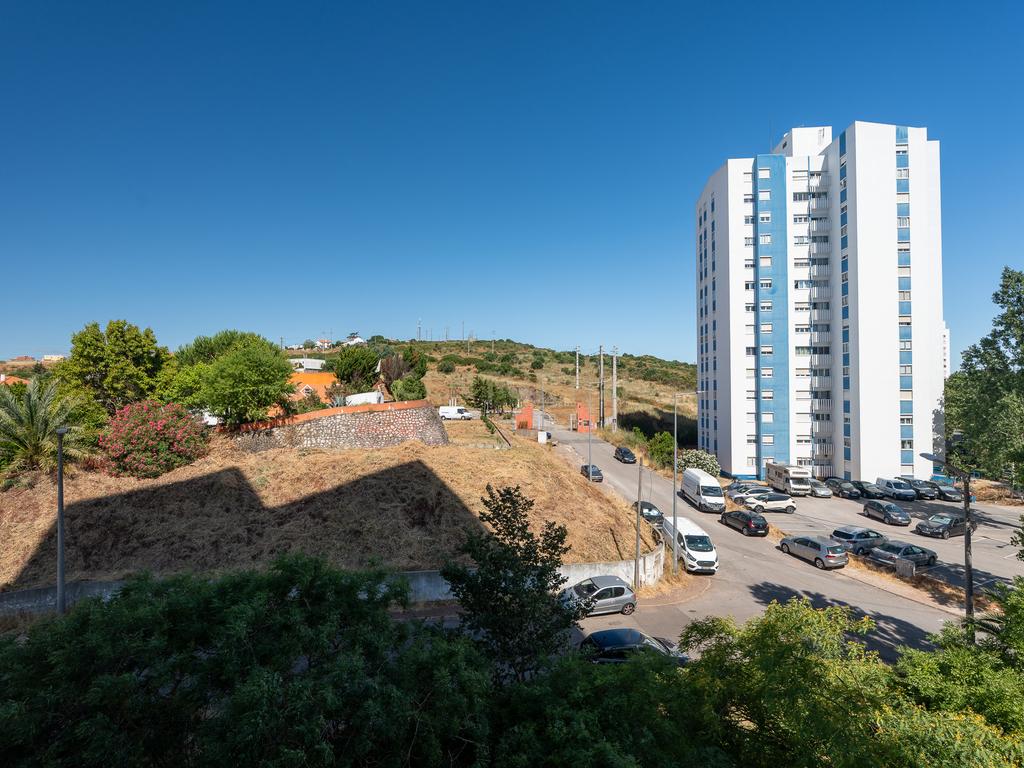 Apartamento de tipologia T2, totalmente renovado, localizado em Santo António dos Cavaleiros – Loures. - Image 9