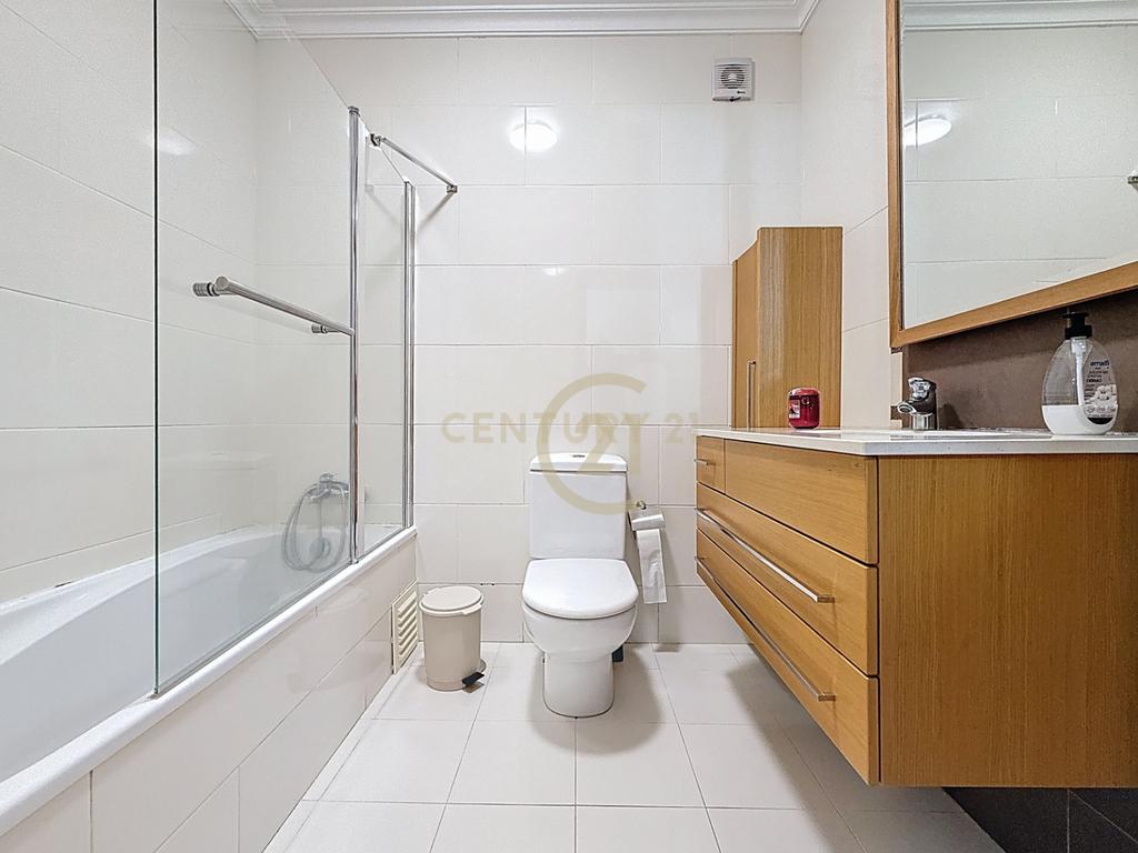 Excelente apartamento T3 em Porto Judeu - Image 11