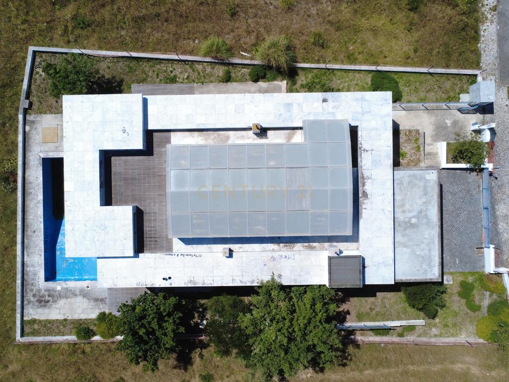 Moradia de Arquitetura Contemporânea na Aldeia dos Capuchos, Vista Mar, Rio e Cidade, com Garagem, Elevador, Piscina e Cobertura com Vista Panorâmica 360º. - Image 30