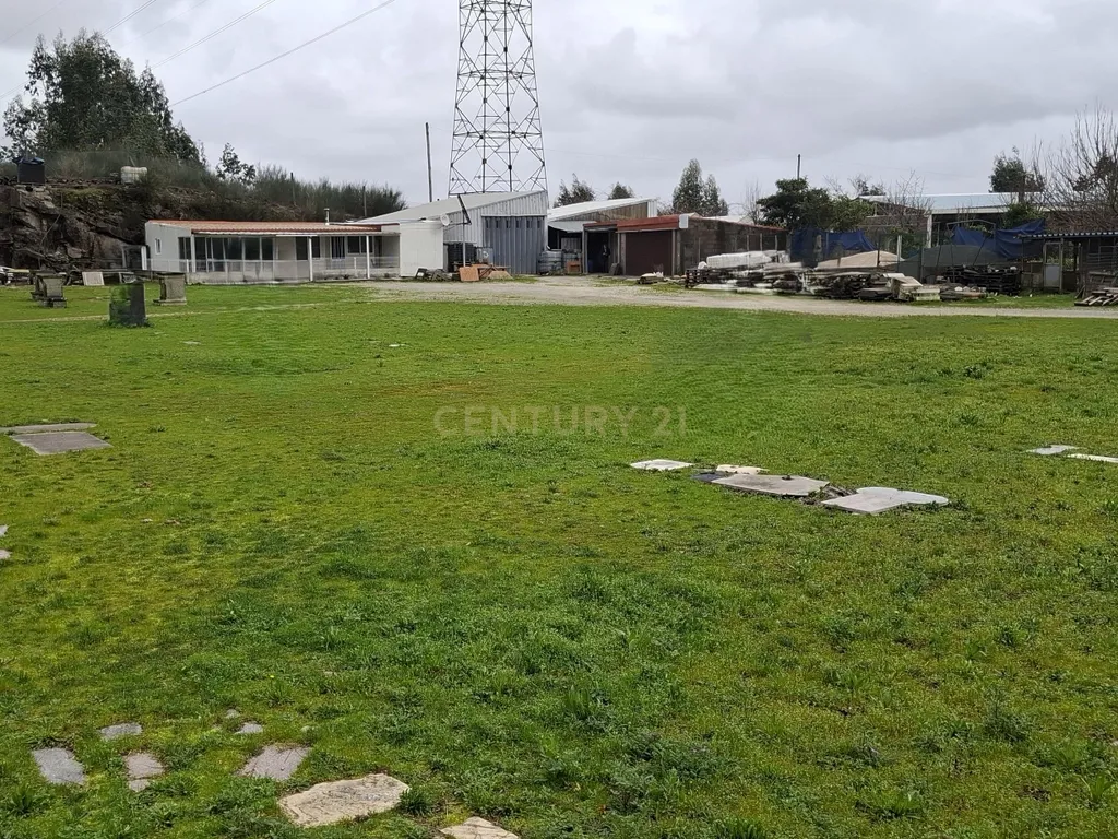 Terreno para Construção, na Via do Poder Local, em Paços de Ferreira - Image 4